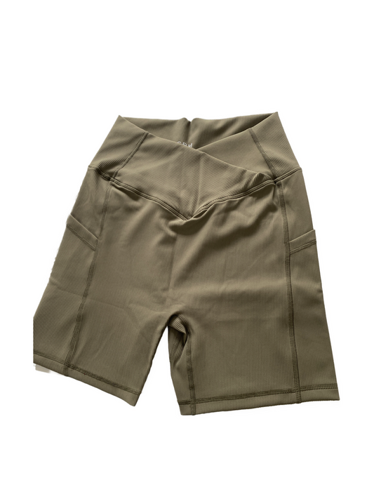 V shaped pocket shorts